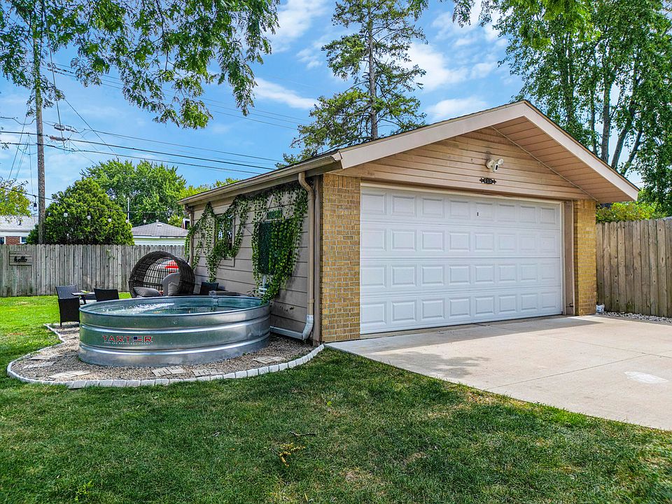 35572 Strathcona St, photo 11