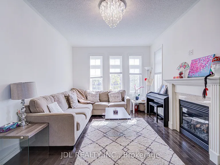 1139 Cenotaph Blvd — Photo 12