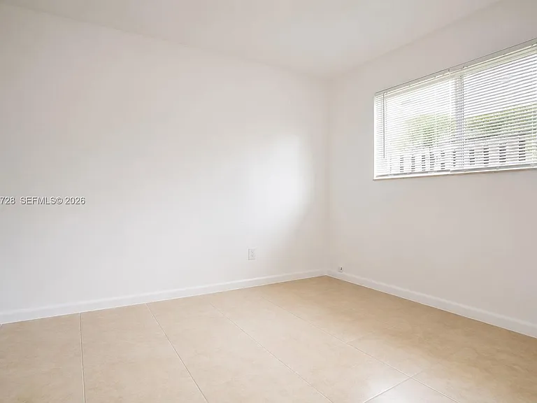 932 Moffett St #3 — Photo 11