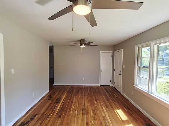 3rd image of 1510 Mechanicsville Tpke