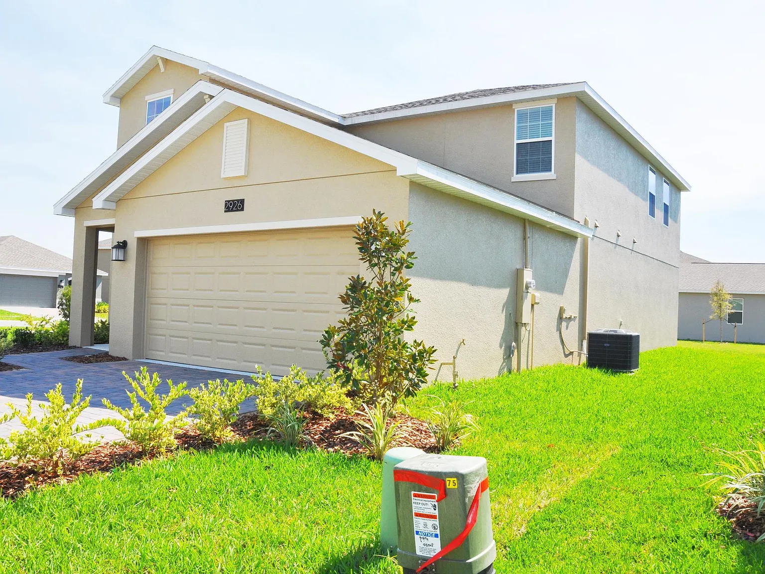 5 bed, 2.5 bath, 2400 sqft, $2,850 — Photo 2