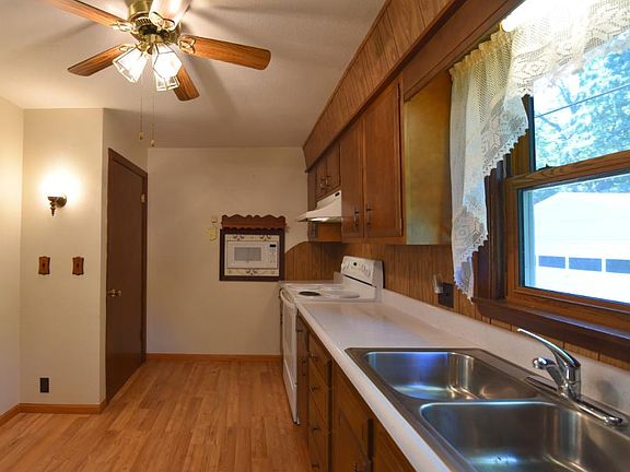 5th image of 13493 Kenwood Dr
