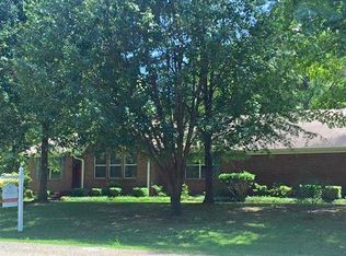 245 Larry Isbell Dr, Finger, TN 38334