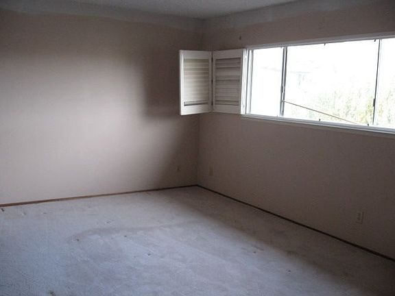 2nd image of 6690 Thames Dr