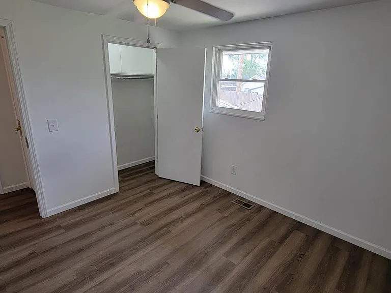 1529 Miami Ave — Photo 5