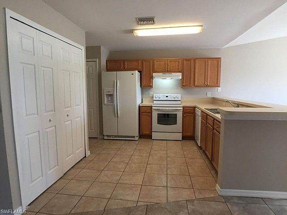 4th image of 4610 Golfview Blvd