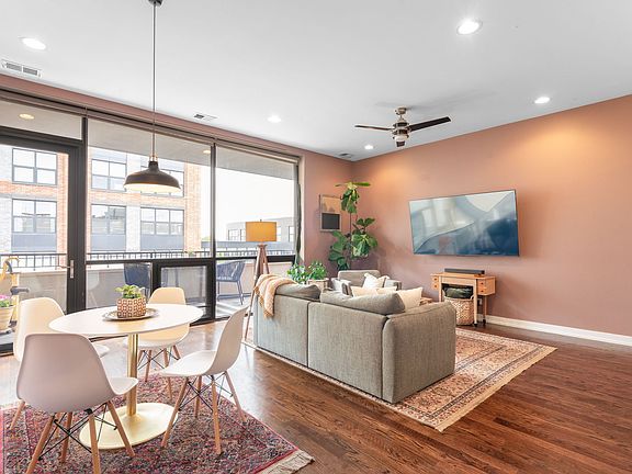 4th image of 2495 N Milwaukee Ave #4N