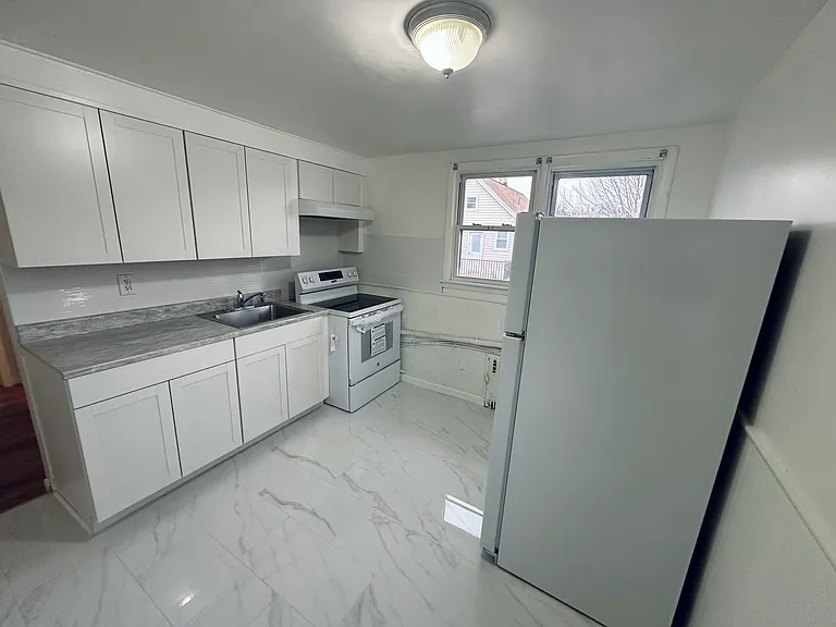 10 Anderson Ave #2 — Photo 8