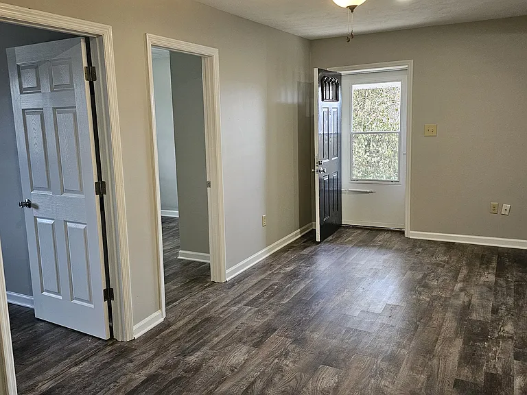 211 Earlene Ct #C — Photo 6