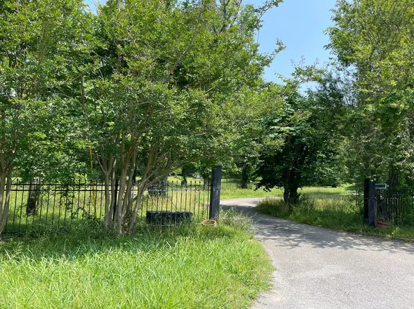 761 Gipson Ln, Decherd, TN 37324