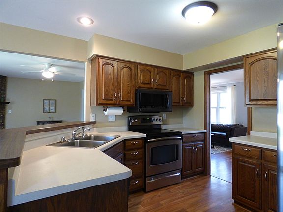 4th image of 2610 Blueberry Ln
