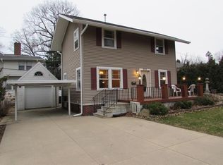 350 Woodland Dr SE, Cedar Rapids, IA 52403
