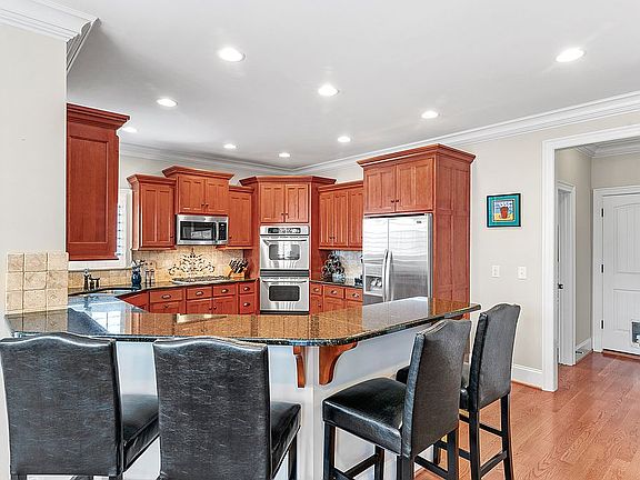 Kitchen bar