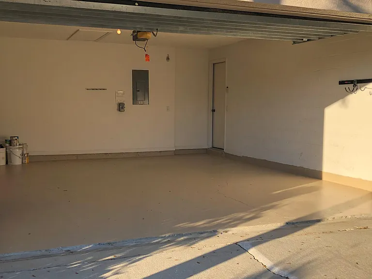 347 Americana Blvd NE — Photo 7