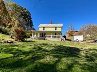 28 Flatridge Rd, Troutdale, VA 24378