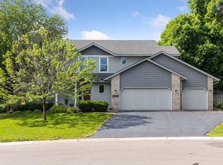20930 Jameswood Ct, Lakeville, MN 55044