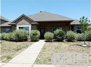 205 Red Wolf Ln, Red Oak, TX 75154