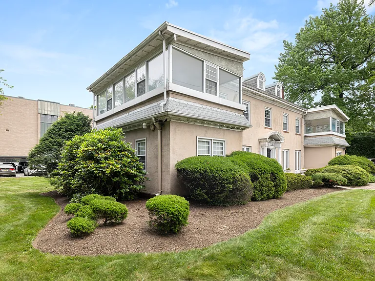 61 Glenwood Rd — Photo 23