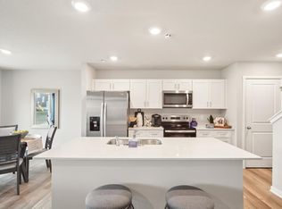 1005 Daisy Ln, Waukee, IA 50263