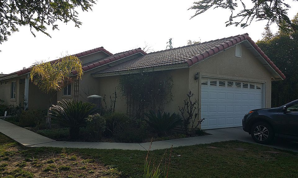 2nd image of 711 E Margalo Ave