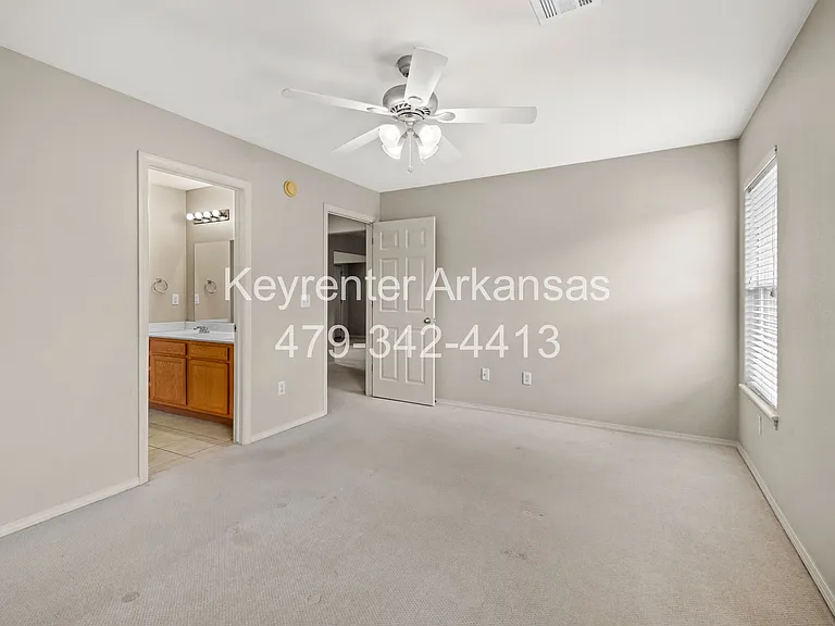 705 SW Crystal St — Photo 15