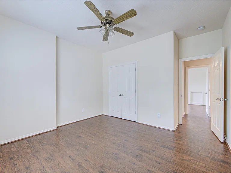 5007 Jade Cove Ct — Photo 36