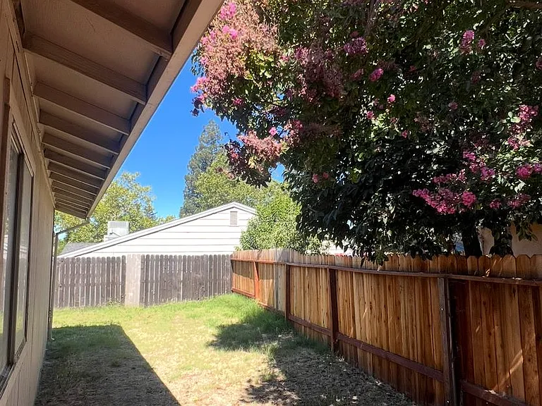 6347 Villa Dr — Photo 17