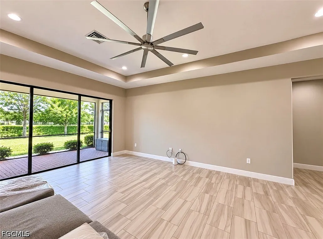 3 bed, 2.5 bath, 2312 sqft, $2,900 — Photo 4