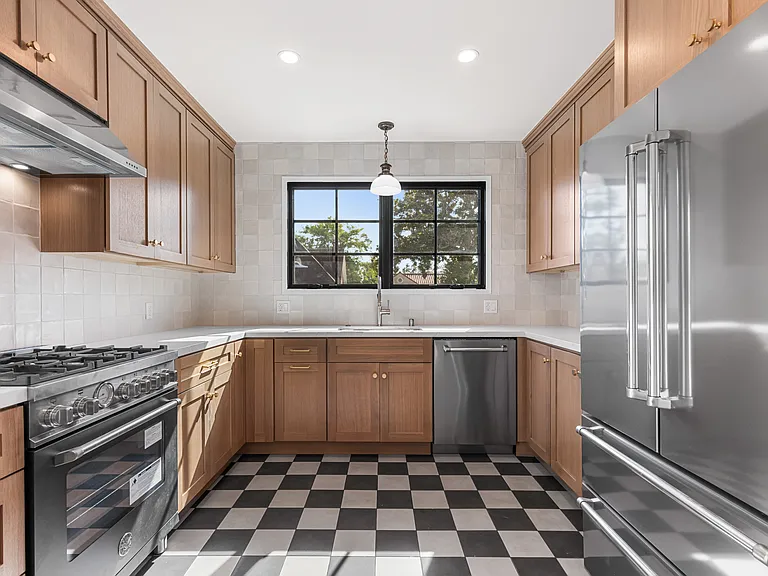 926 E Dryden St — Photo 11