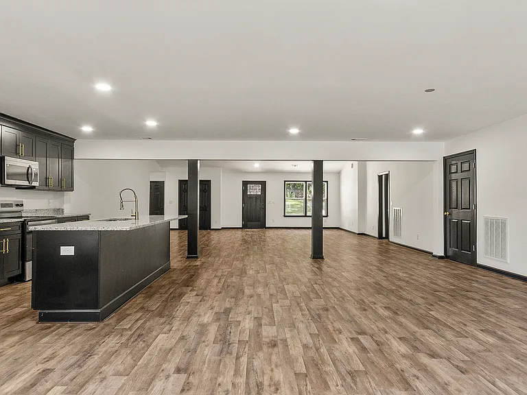 4165 E Lake Dr — Photo 6