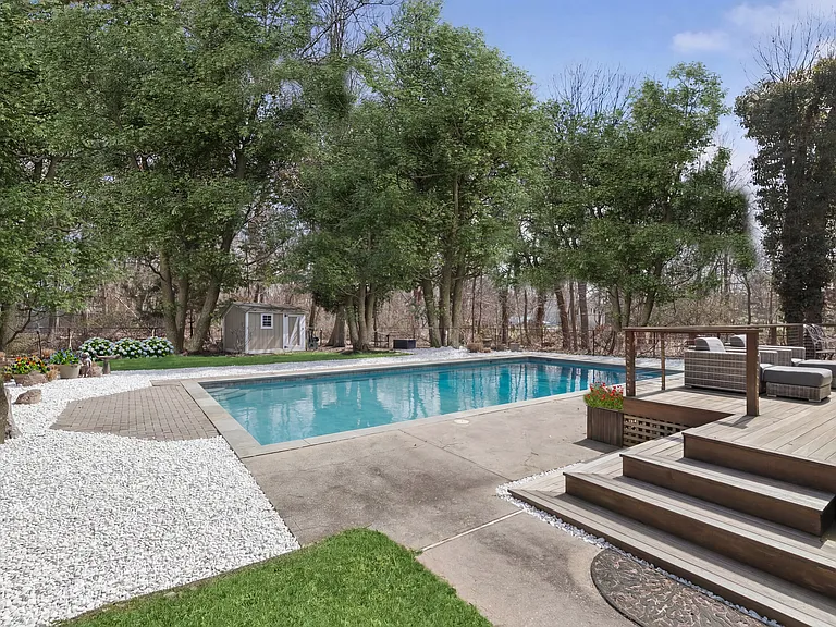 131 Lewis Rd — Photo 20