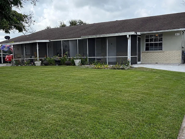 64 SE Norfolk Blvd — Photo 1