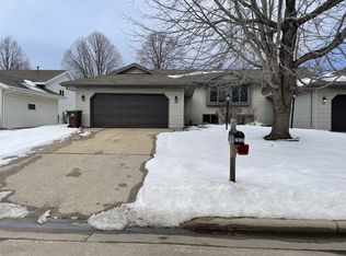 2832 W Glenpark Dr, Appleton, WI 54914