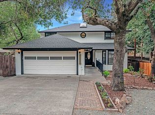 16964 Falcon Ln, Sonoma, CA 95476