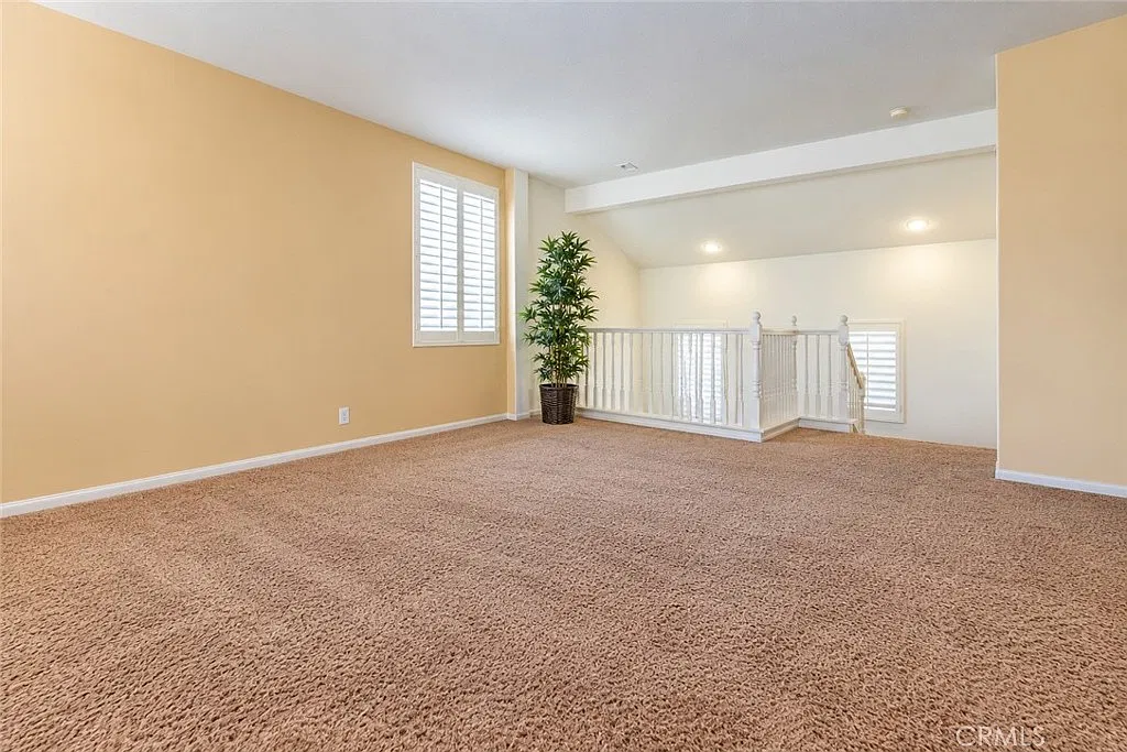 4 bed, 3.0 bath, 2190 sqft, $5,300 — Photo 4