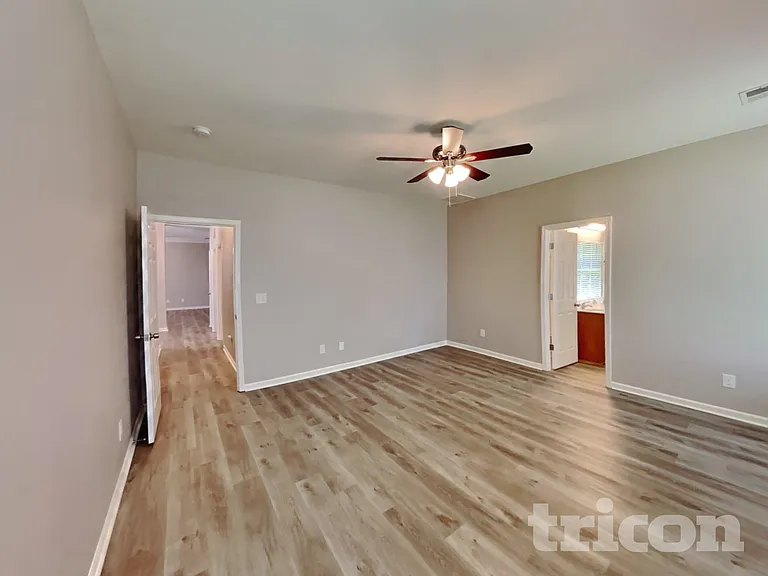 1582 Weatherend Dr — Photo 9