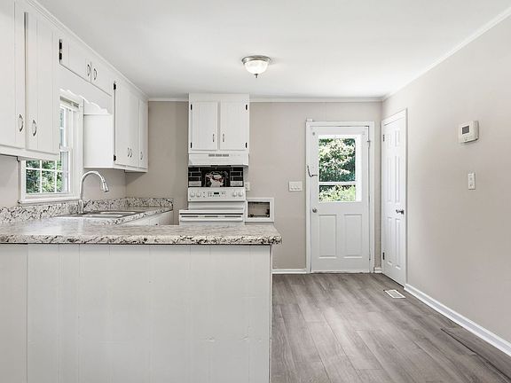 5th image of 608 N 16th St