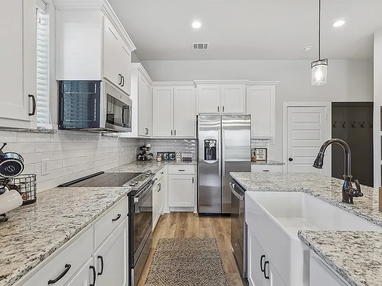 4001 Avion Dr — Photo 10