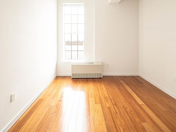 4th image of 184 Kent Ave APT C513