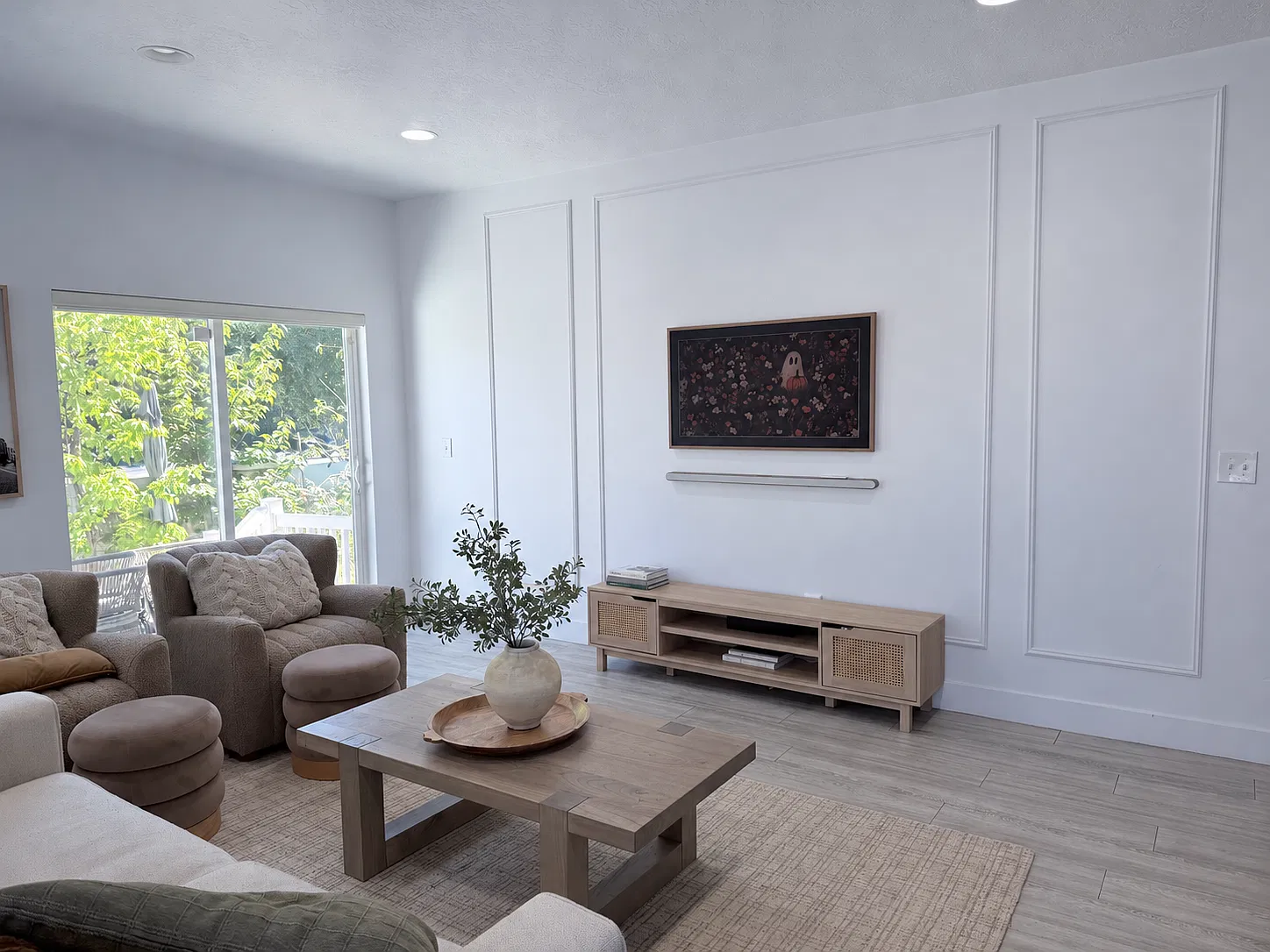 5 bed, 3.5 bath, 3745 sqft, $4,600 — Photo 2