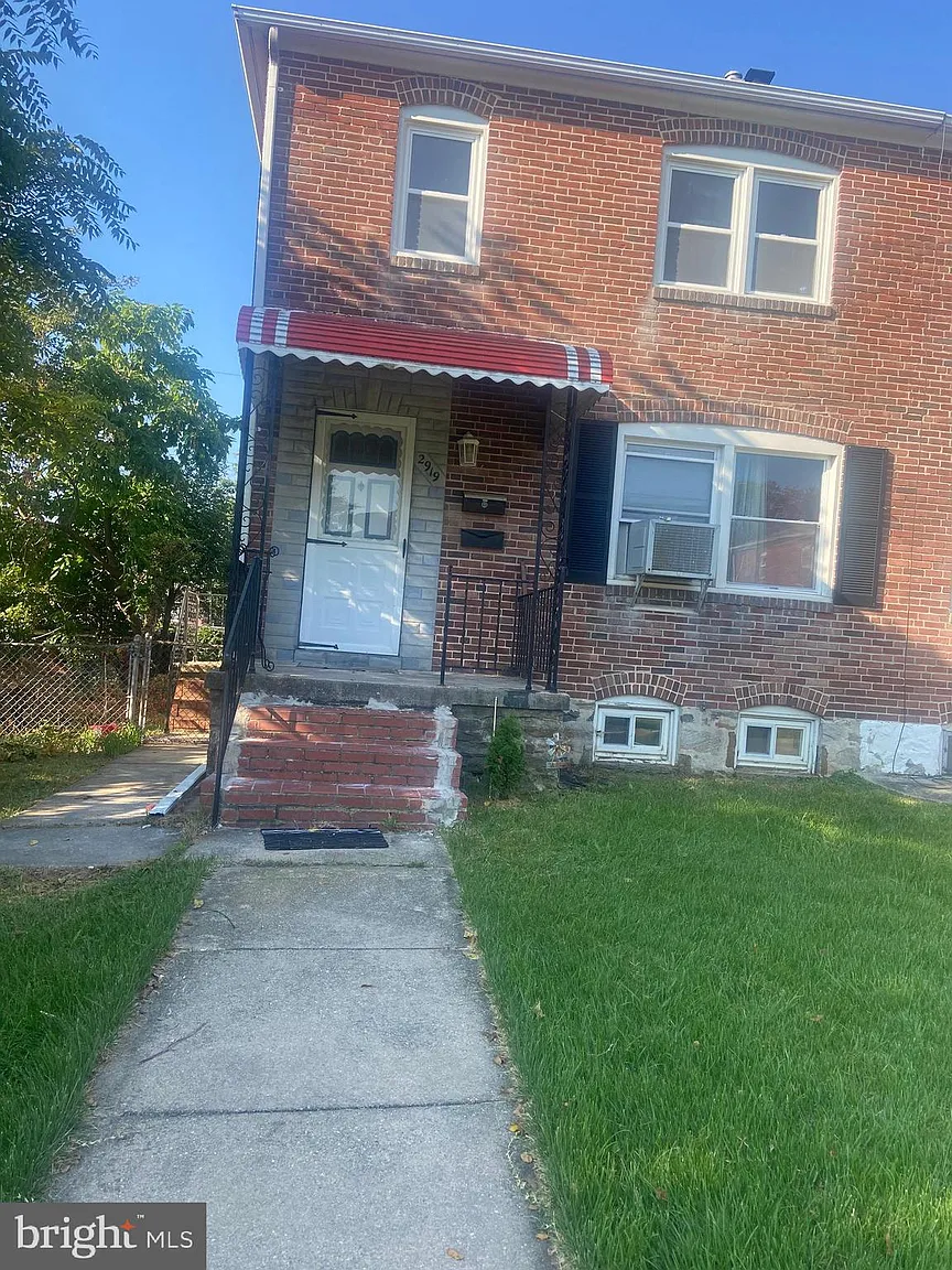 2919 Clearview Ave photo 1