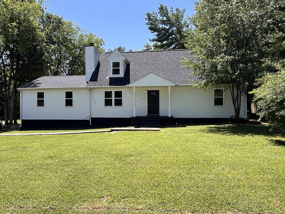 1st image of 525 Summerfield Dr