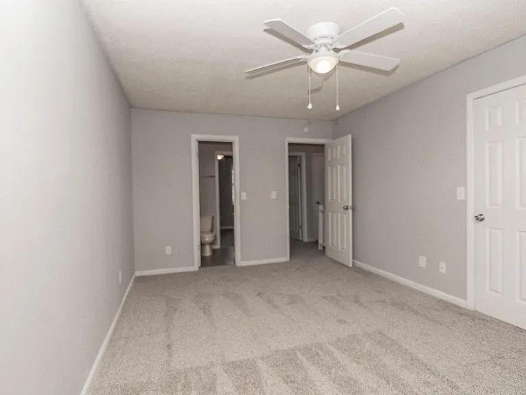 7655 Hunters Ridge Ln — Photo 6