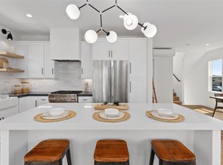 438 Tamarack Ave, Carlsbad, CA 92008
