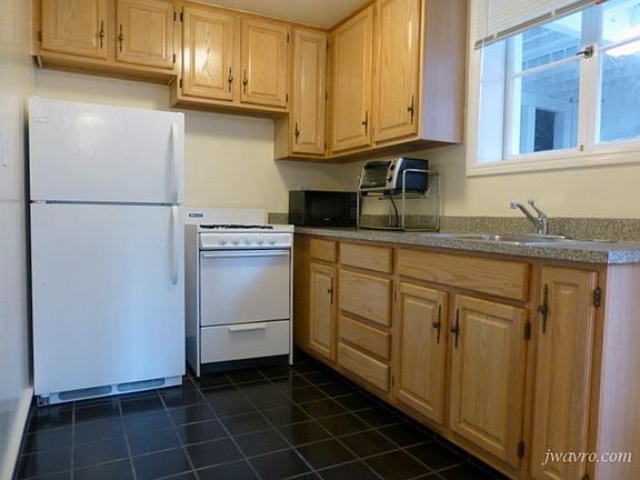 5th image of 2169 Greenwich St #A