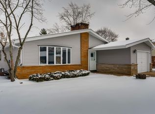 2608 W Manitou Trl, McHenry, IL 60051