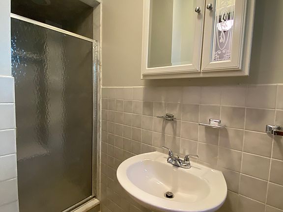 5th image of 1803 S 8th St Floor 1