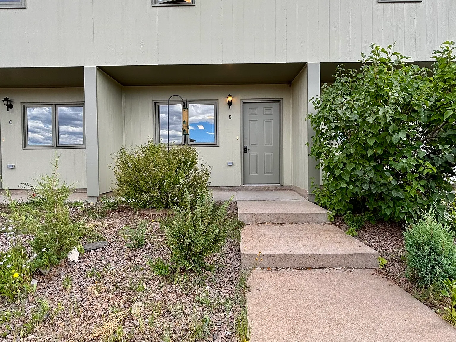 2 bed, 840 sqft, $1,050 — Photo 2