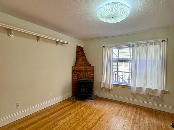 4th image of 122 Guerrero St APT 3