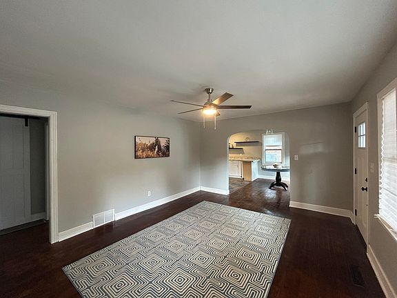 4th image of 1305 Pine Dr NW